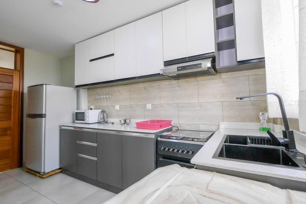 Ultra Modern Apartment In Nyarutarama Kigali Exterior foto