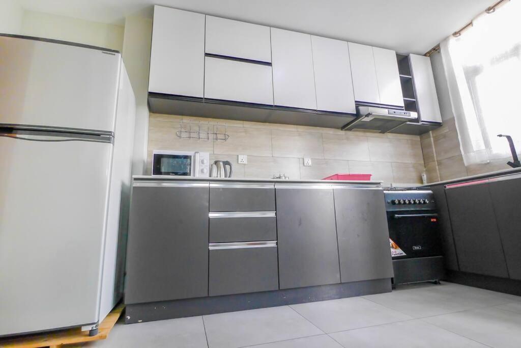 Ultra Modern Apartment In Nyarutarama Kigali Exterior foto