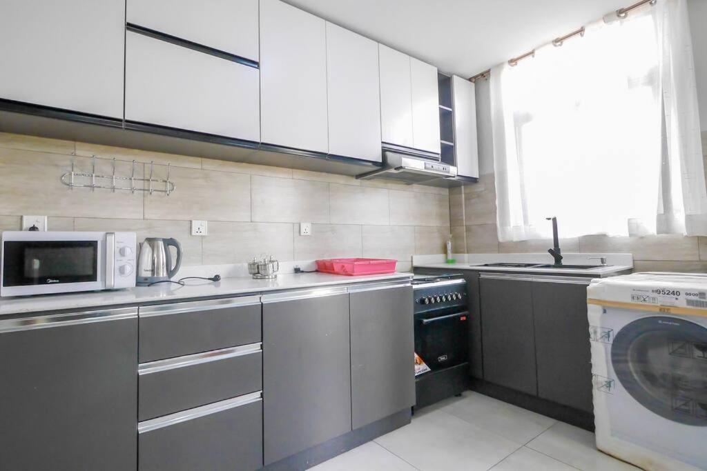 Ultra Modern Apartment In Nyarutarama Kigali Exterior foto
