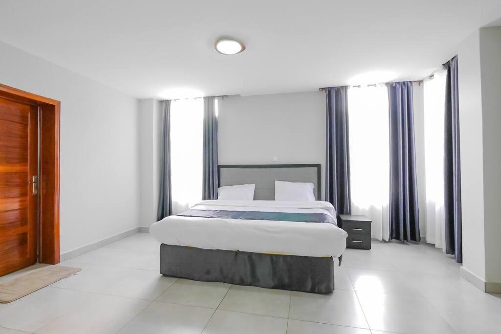 Ultra Modern Apartment In Nyarutarama Kigali Exterior foto